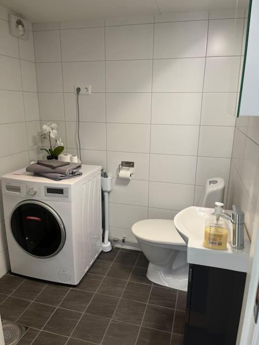 Modernt Boende Med God Tillgaenglighet. Alingsas Bagian luar foto